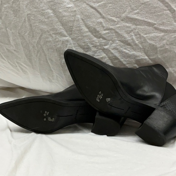 Dolce Vita Black Ankle Booties with Pointed Toe - Picture 10 of 10
